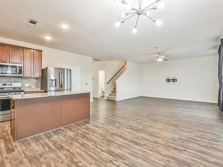 5047 Royal Amber Ln — Photo 17