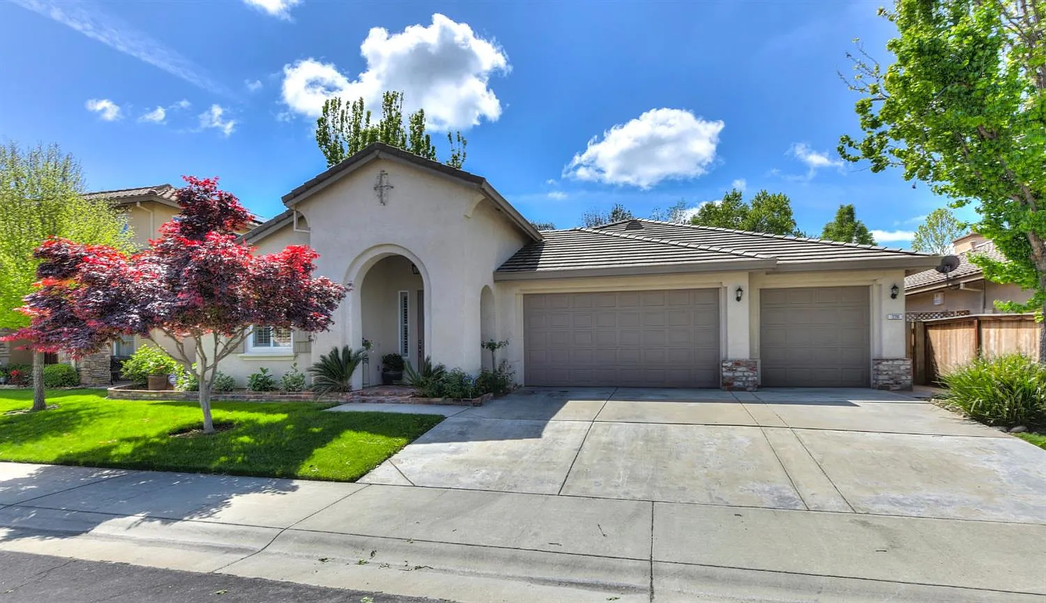 220 Shrike Cir photo 1