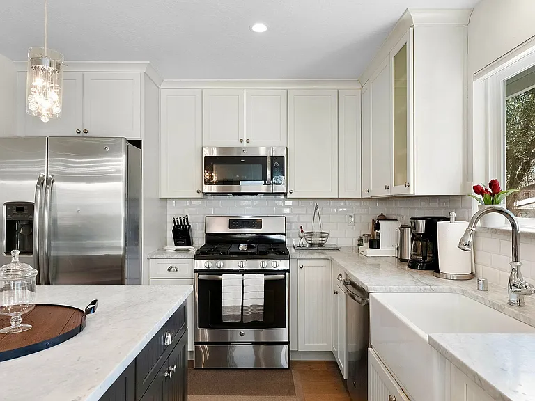 620 Center St — Photo 13