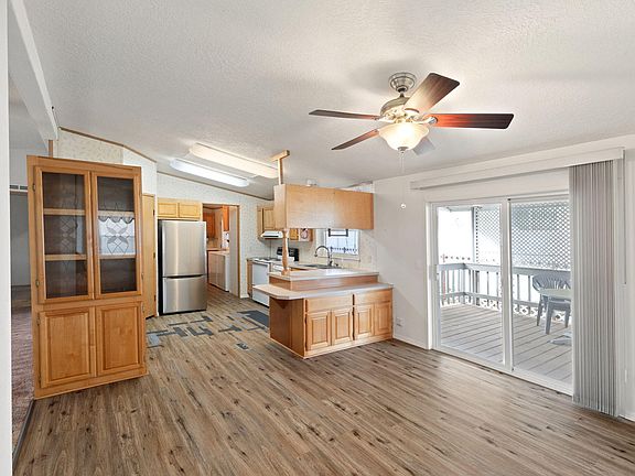 4th image of 298 Whispering Willow Dr