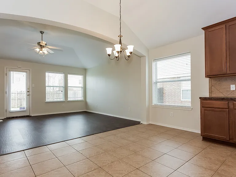 6229 Chalk Hollow Dr — Photo 4