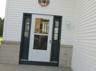 746 Crawford Dr #B, Cottage Grove, WI 53527