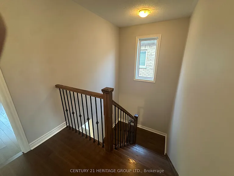 99 Cayton Cres — Photo 24