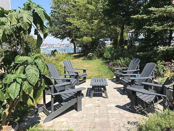 Beautiful common area for residents.