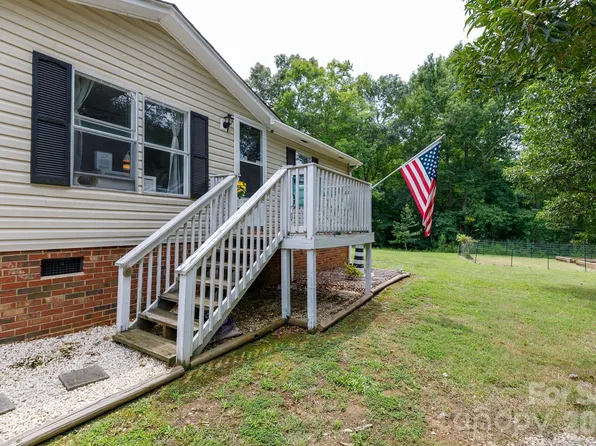 120 Creekstone Ln, York, SC 29745