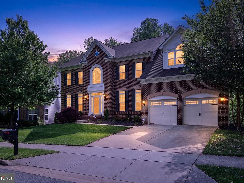 1st image of 1910 Lake Forest Dr