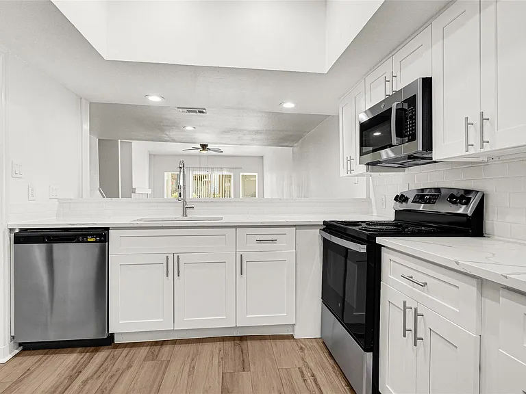 2022 Lakewood Ct — Photo 5