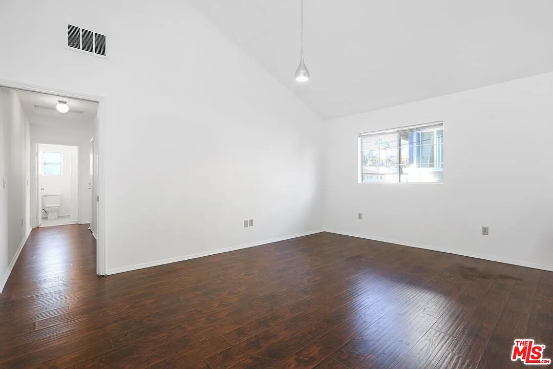 2 bed, 1.5 bath, $2,800 — Photo 3