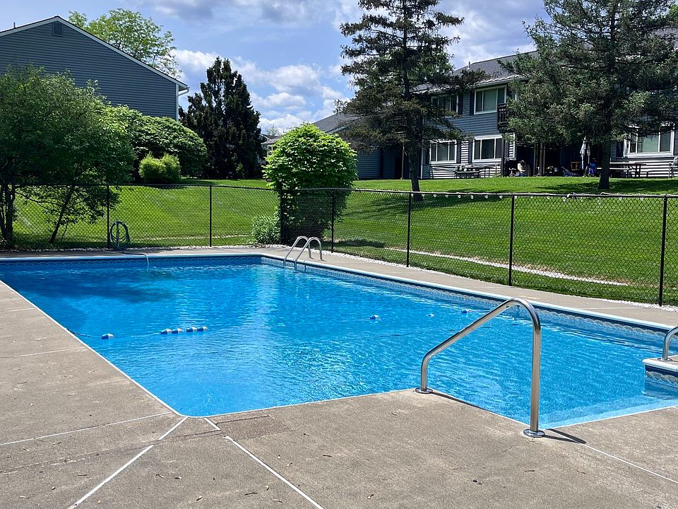 1st image of 152 Quarry Hill Rd #41