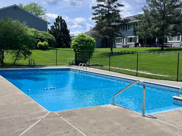 152 Quarry Hill Rd #41, South Burlington, VT 05403