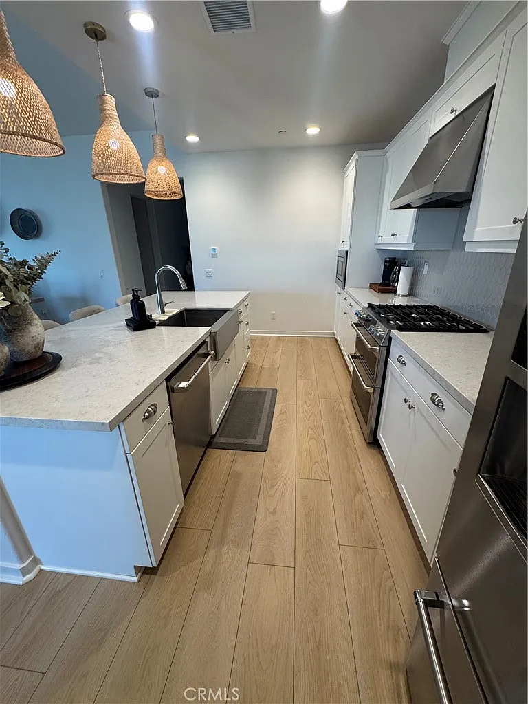 4 bed, 2085 sqft, $5,000 — Photo 4