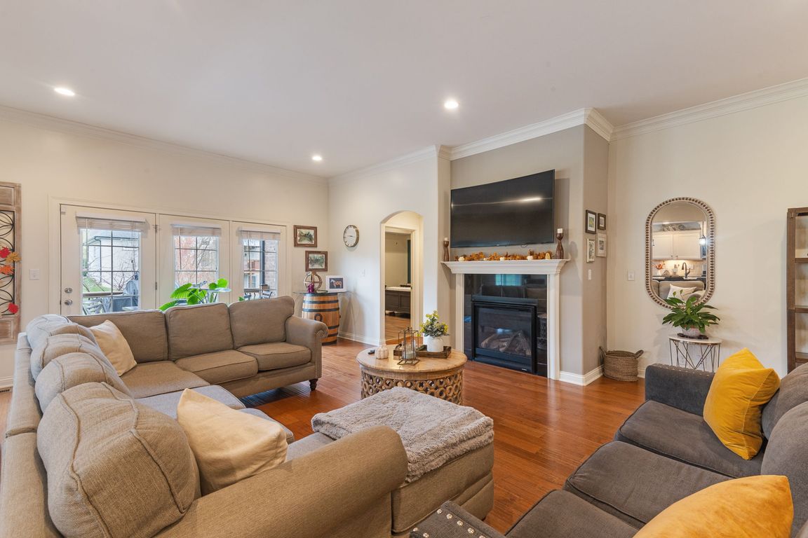 next background image