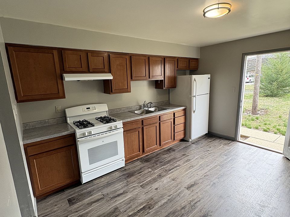 Apartment 1 at 201 West Palmer