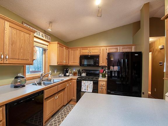 3rd image of 23259 Ivywood St NW