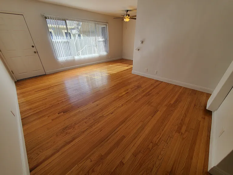330 Orizaba Ave #3 — Photo 6