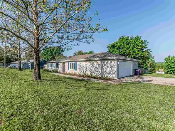 400 Shetland St, Ogden, KS 66517