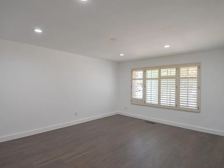 1321 Astoria Dr — Photo 39