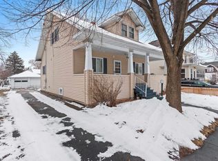 926 Howard St, Green Bay, WI 54303