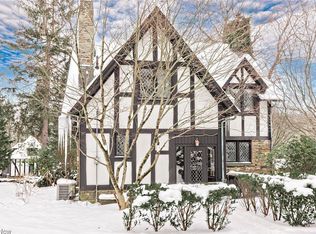 7020 S Woodland Rd, Chagrin Falls, OH 44022