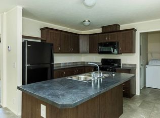 86 Greenmeadow Dr, Belleville, MI 48111