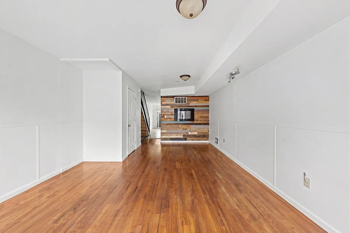 Building Photo - 17 Tessa Ct #2