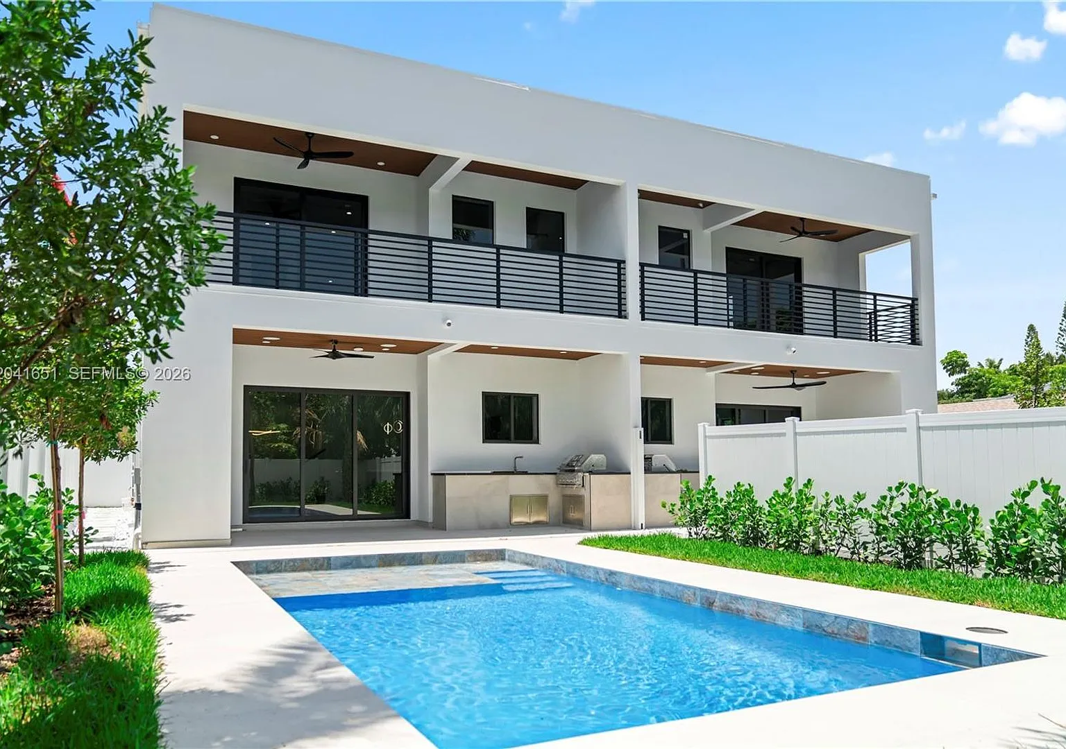 1320 NE 16th Avenue A, Fort Lauderdale, FL 33304 - 1816 — Photo 1