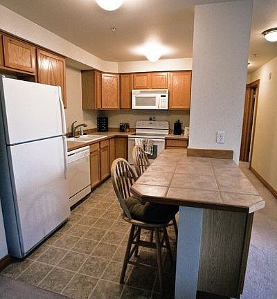 Kitchen w/ eating nook