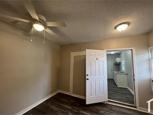 Studio, 350 sqft, $760 — Photo 2