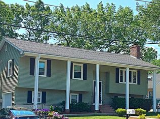 26 Sylvanus Wood Ln, Woburn, MA 01801