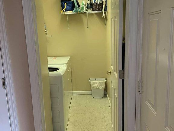 3rd image of 105 Orchard Xing