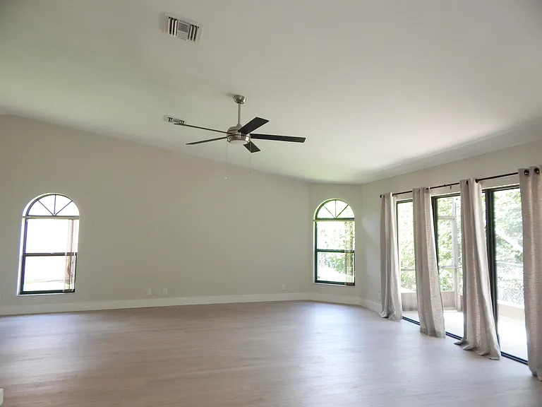 22864 Marbella Cir — Photo 31