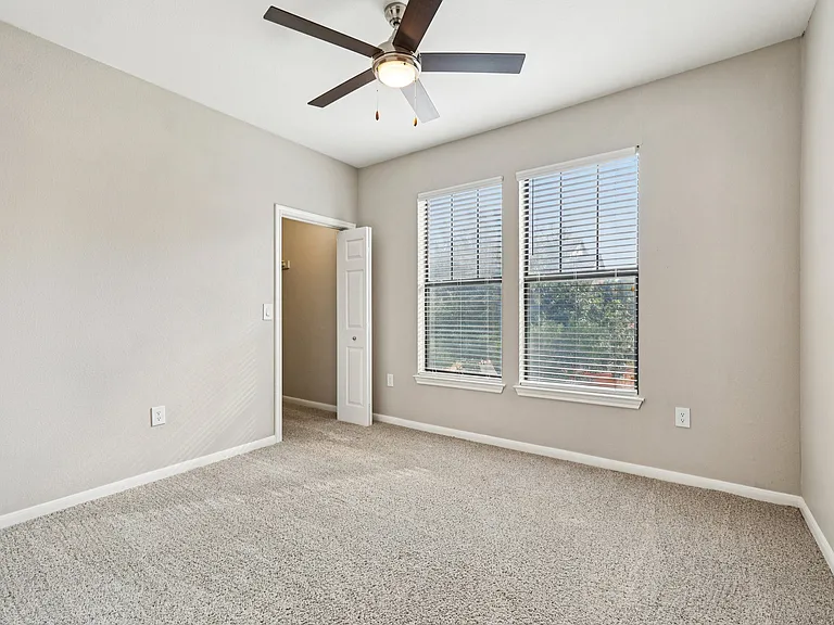 Las Brisas Apartments — Photo 150