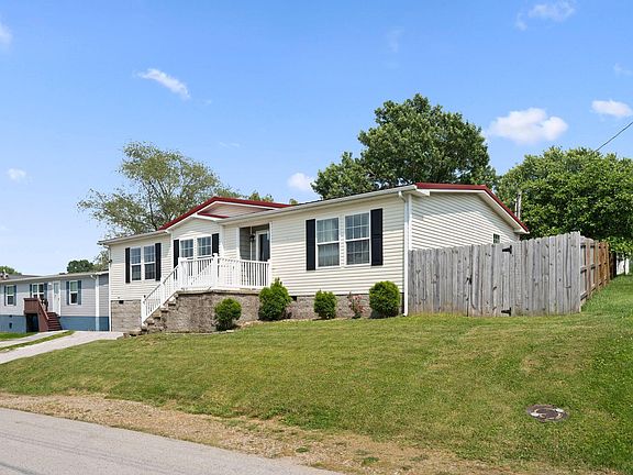 4th image of 816 1st St