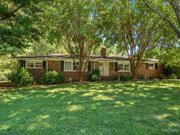 4537 Whispering Oaks Dr, Charlotte, NC 28213