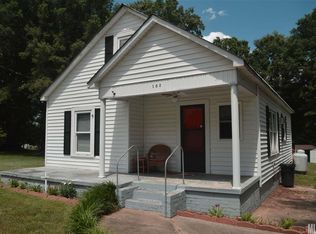 102 7th St NW, Taylorsville, NC 28681