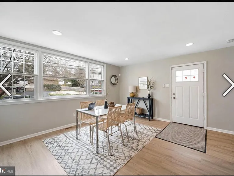 836 Conestoga Rd — Photo 24