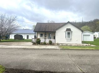 40 Crown St, Crown City, OH 45623