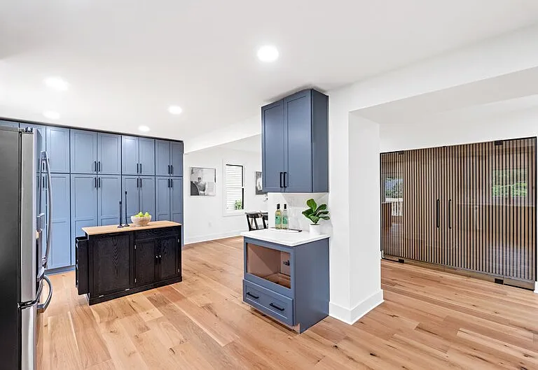 28 Douglas Dr — Photo 16