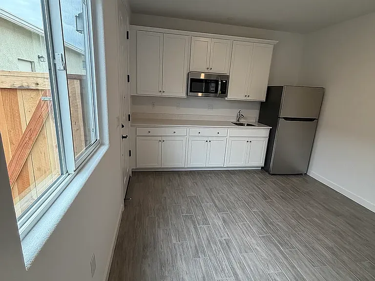 1715 Sandoval Dr — Photo 4