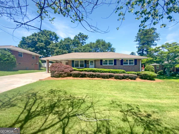 1868 Mural Cir, Morrow, GA 30260