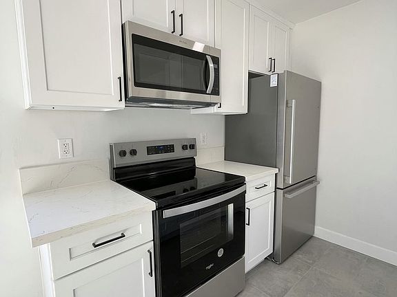 3rd image of 3706 Mentone Ave APT 5