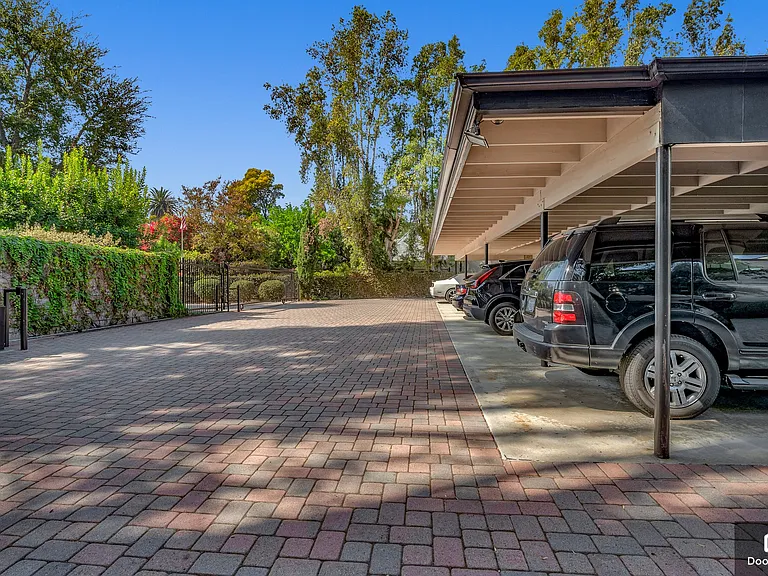 535 S Orange Grove Blvd #12 — Photo 34