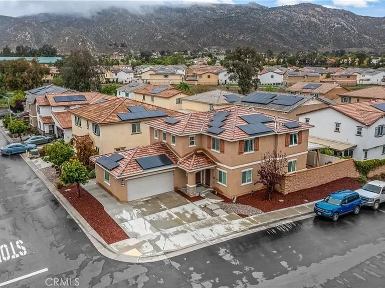 23300 Old Lake Dr — Photo 1