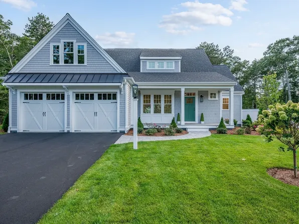 15 Tudor Ter, Mashpee, MA 02649