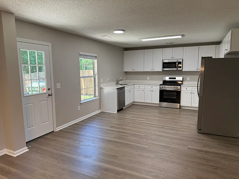 1016 Deerberry Rd — Photo 12
