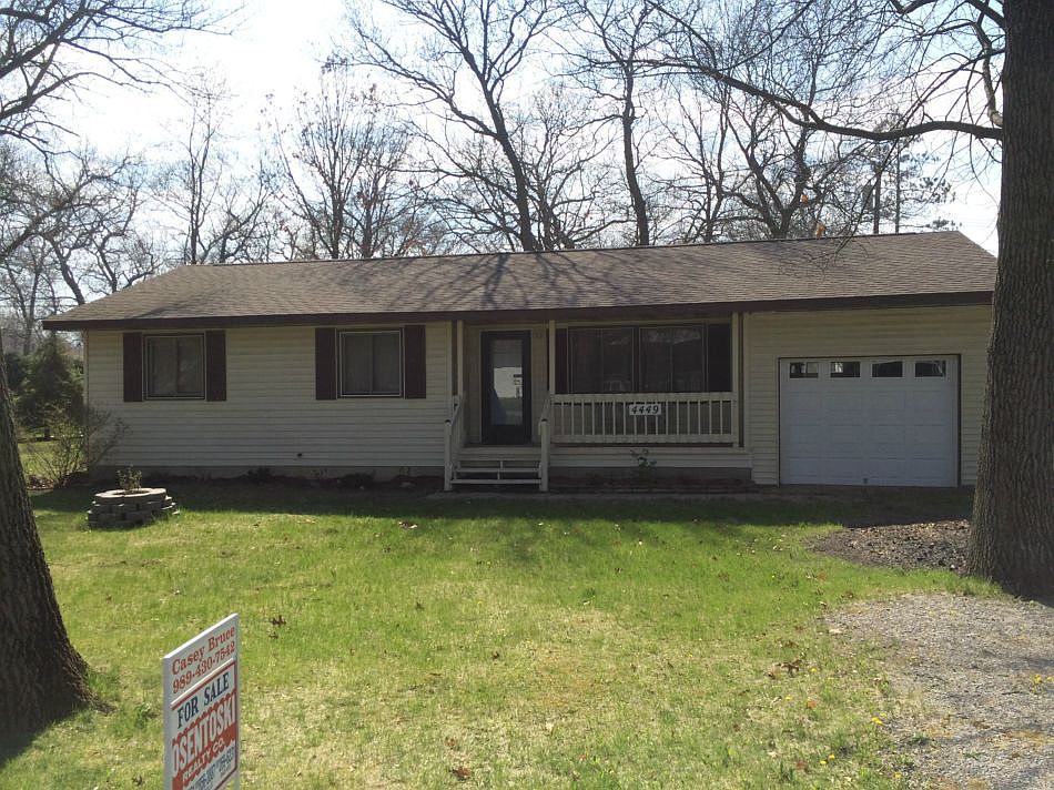 1st image of 4449 Carolyn Dr