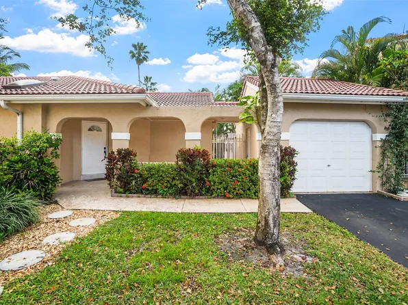 1427 Seagrape Circle, Weston, FL 33326