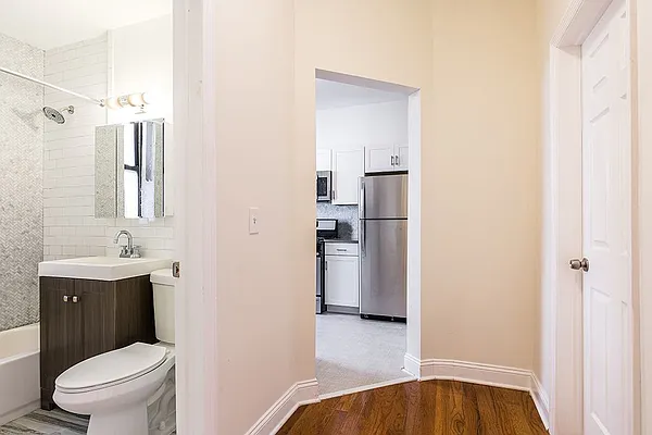 Rented by Dixon Advisory USA Inc. | media 26