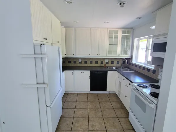 15439 Oxenham Ave, White Rock, BC V4B 2J2