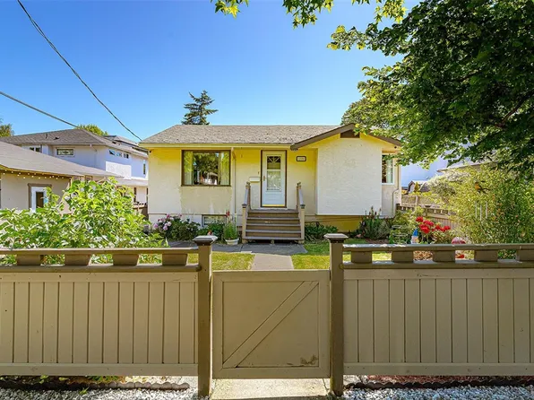 2331 Victor St, Victoria, BC V8R 4C8